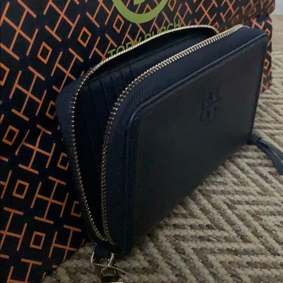 NWT last one❤️Tory Burch Smartphone Wristlet - Picture 8 of 8